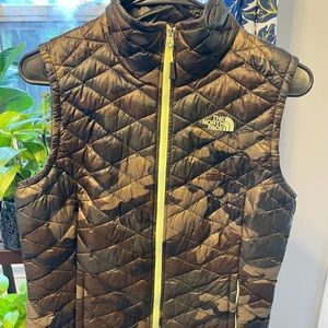 The North Face Women's Down Vest Camo/Lime Green